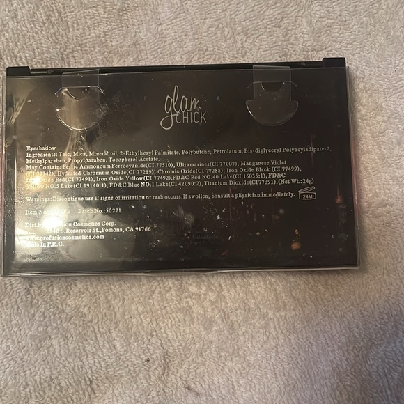 Glam Chick eye shadow - Picture 4 of 5